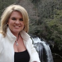 AgingOptions Employee Laurie Hamilton's profile photo