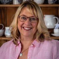The Bee's Knees British Imports Employee Lucinda Sears's profile photo