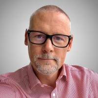 Email e telefono di Oliver Mueller