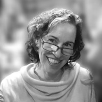 Alejandra Cholomoniuk Email