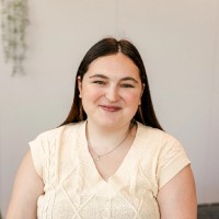 R Employee Laurie Hudon's profile photo