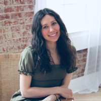 Anna H. Email