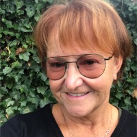 Jeannie Brands Email