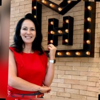 Priscila Facchini Email
