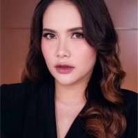 Make Up Artist / Visagist / Hairstylist Employee Lala A's profile photo
