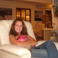 Email e telefono di May Husseiny