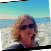 Seattle Roots Community Health Employee Angie Treptow's profile photo