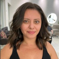 Laís Costa Email