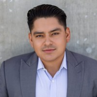 Novus Wealth Group Employee Robert Claros's profile photo