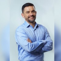 Casa Inglesa Colombia Employee Javier Ballén's profile photo