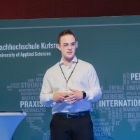 Alexander Röser Email