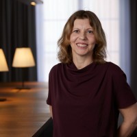 Carola Bobic Email