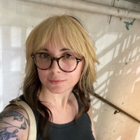 Atthowe Fine Art Services Employee Danielle Benoit's profile photo