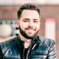 Caio Thomas Email & Phone Number
