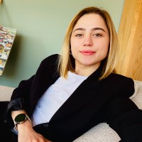 Ezgi Güzelant Email