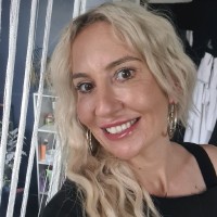 Desrae van de Wetering Email