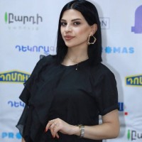 Dianna Navasardyan Email