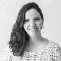 Luana Carvalho Email
