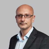 E-mail e número de telefone de Georgi Yotov