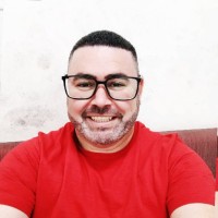 SHOULDER Employee Edson Castro's profile photo
