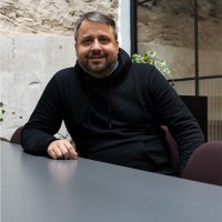 Wordsmith AI Employee Robbie Falkenthal's profile photo