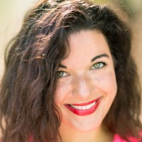 Onward Employee Julia Davis's profile photo