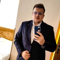 BizeA Employee Piotr Zwęgliński's profile photo