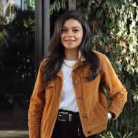 Daniela Aviléz Email