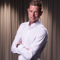 Simon Häger Email & Phone Number