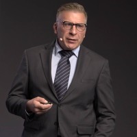 Sascha Schümann Email