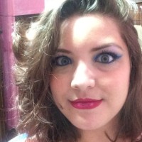 Viviani Costa Email