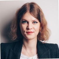 Violetta König Email