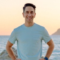 E-mail e número de telefone de Adam S