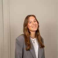Anouk Janssen Email