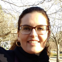 Regina Mello Email