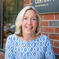 Compass Real Estate Advisors Employee Lisa Howitt's profile photo