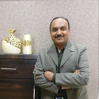 Girish Awinashe Email