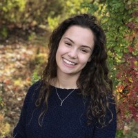 Licia Henneberg Email