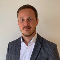 Lukas Besenbäck Email