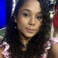 Emilli MacHado Email