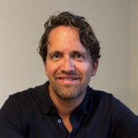 Vincent Bakker Email & Phone Number
