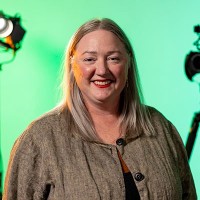 Helga Hizer Email & Phone Number