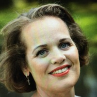 Petra van Veenschoten Email