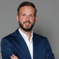 Maik Schricker Email