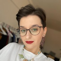 Jana Mikysová Email