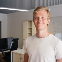 Simon Samnegård Email