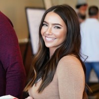 Amanda vander Vegt Email & Phone Number
