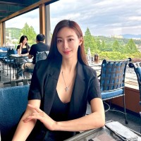 Tesla Employee Julia Luo's profile photo
