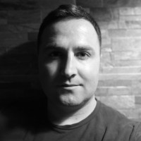 Róbert Benkő Email