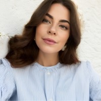 Gabrielle Molyneux Email